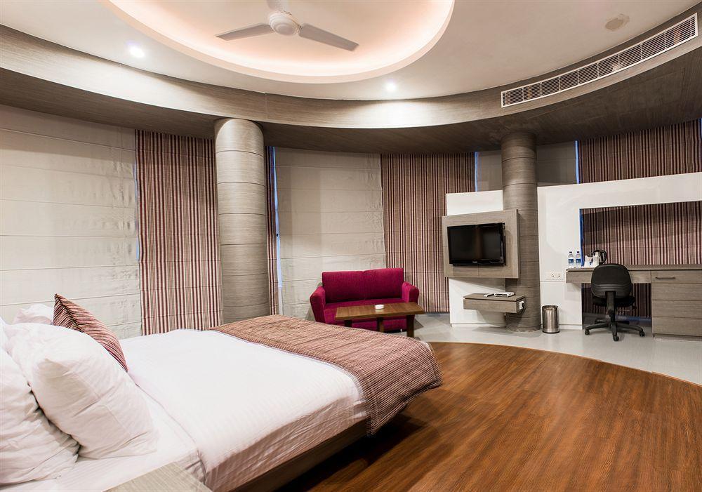 Hotel Narula'S Aurrum Amritsar Exterior foto